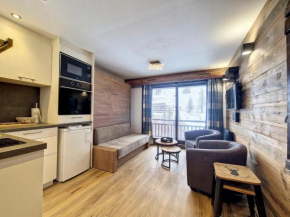 Studio rénové au centre de Val d'Isère - Balcon, proche pistes, cuisine équipée - FR-1-518-137